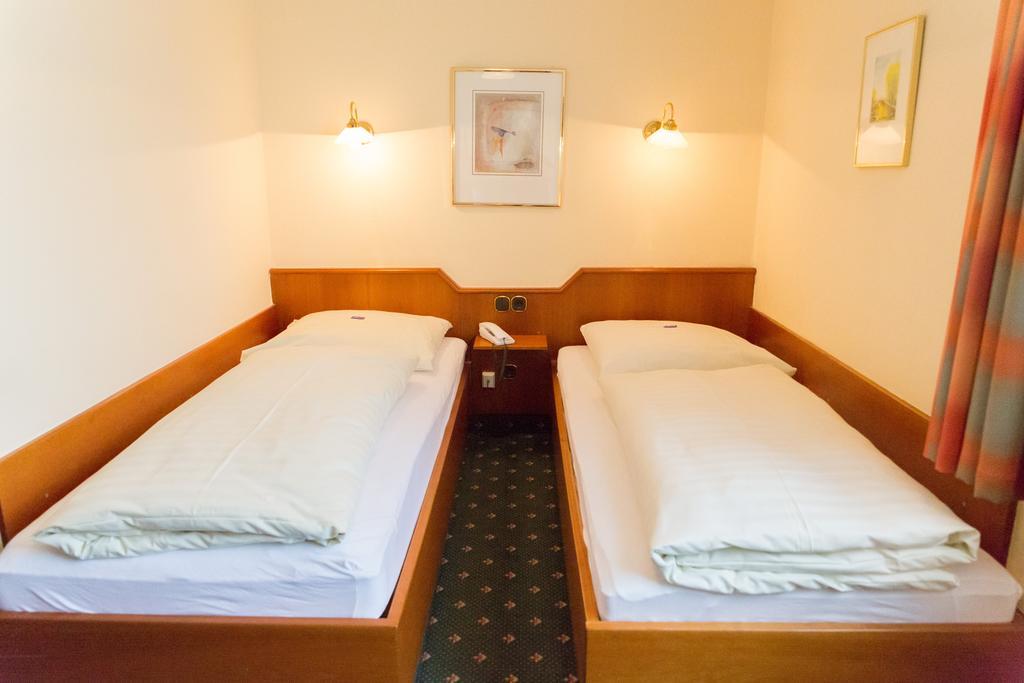 Hotel Cosima Vaterstetten Pokoj fotografie
