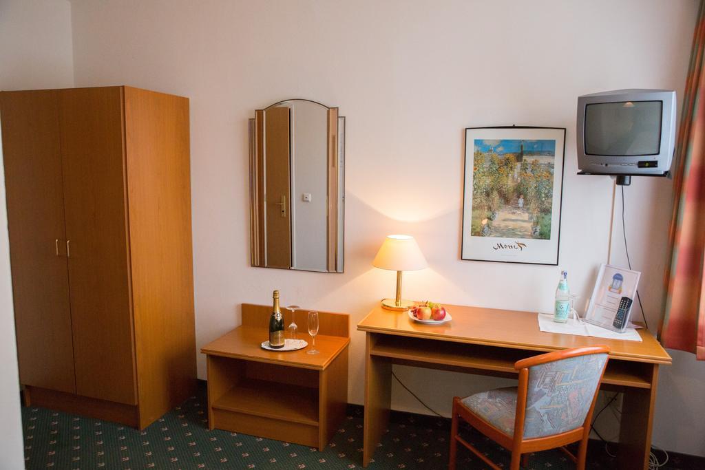 Hotel Cosima Vaterstetten Pokoj fotografie